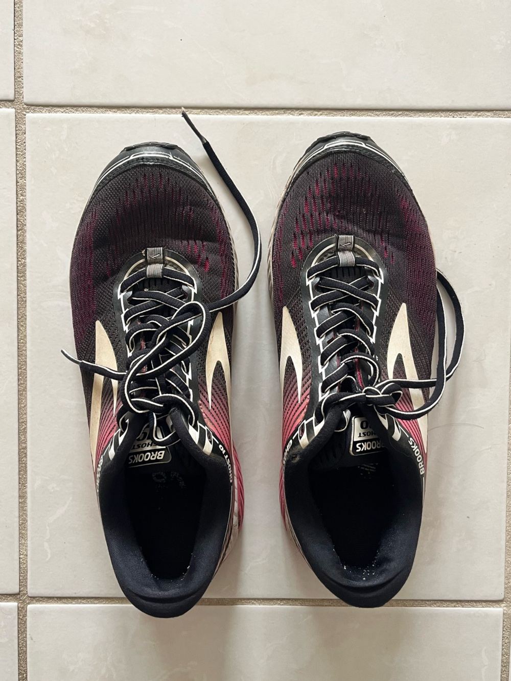 Brooks Ghost 10 Running Shoes - Women's size 9.5
